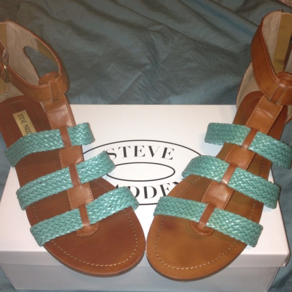 SOLD! Steve Madden sandals
