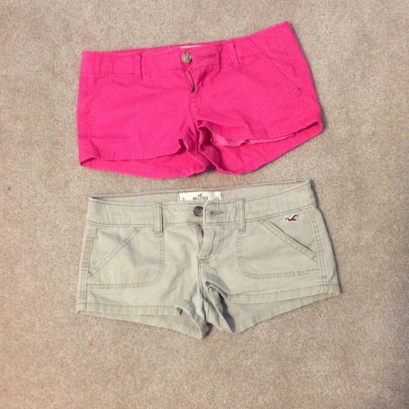 2 pairs of Hollister shorts