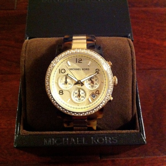 🚫🚫SOLD!!!🚫🚫 NEGOTIABLE!! AUTHENTIC MK watch - Picture 2 of 4