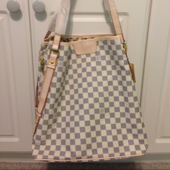 🚫SOLD🚫LV Never full - Picture 1 of 4
