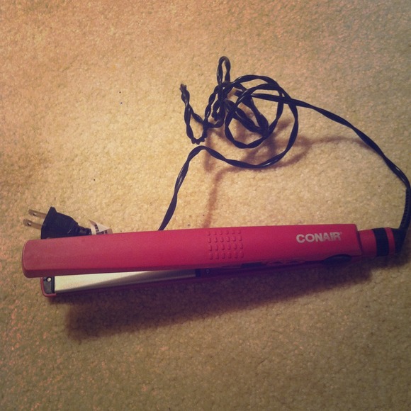 Conair Thin Straightner ~ BARELY USED