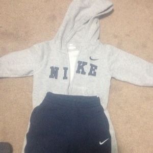 Grey/navy Nike sweatsuit. 3T