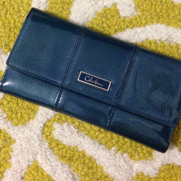 New wallet!  Great condition. Never used.