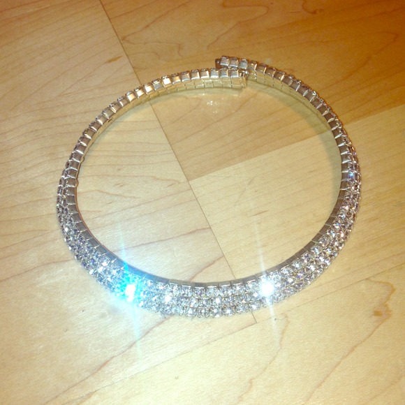 F21 diamond choker