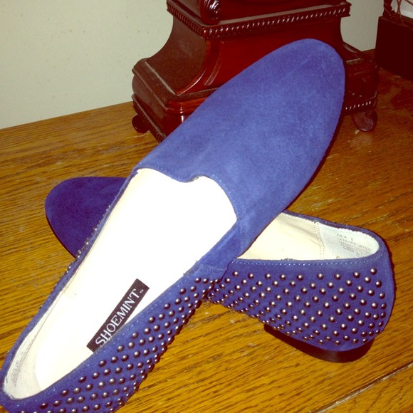 Very cute studded blue suede flats