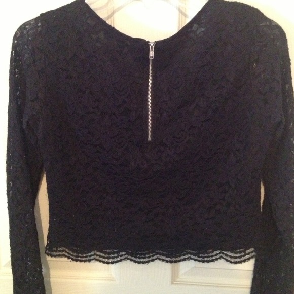 H&M Lace Crop Top - Picture 3 of 3