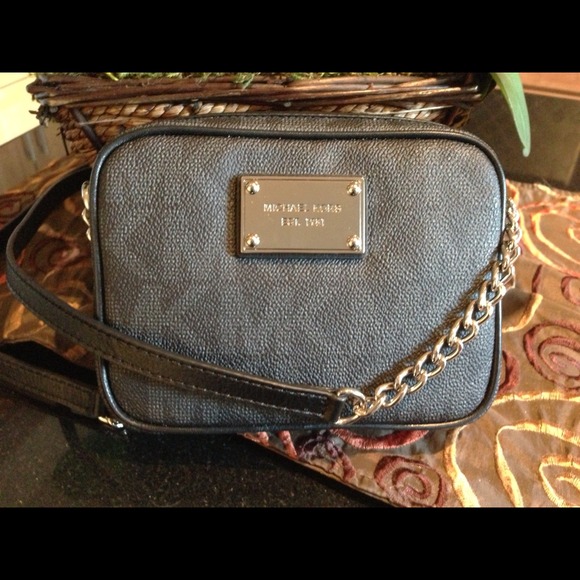 ❌SOLD❌ MK BLK CROSSBODY PURSE