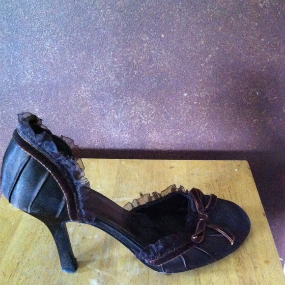 bumper Shoes - 🚫🚫TRADED!!  Brown shoes