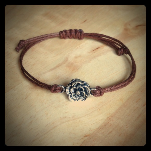 Vintage Flower Charm Adjustable Brwn Hemp Bracelet