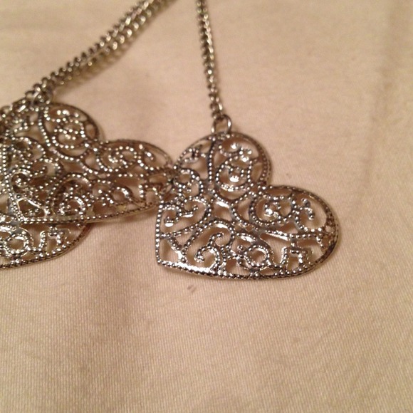 Silver heart necklace and earring set - Picture 4 of 4