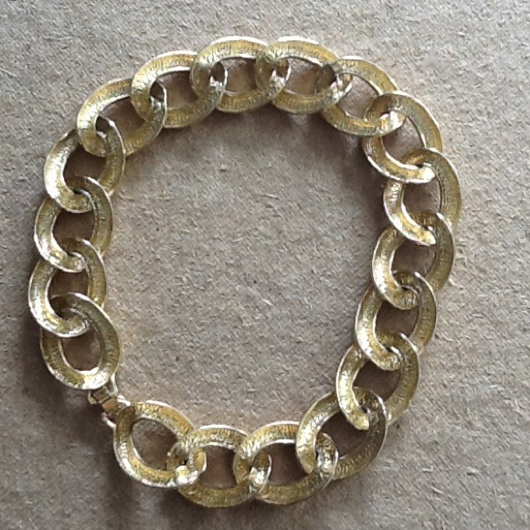 Gold Statement Necklace! Beautiful! Great quality! - Picture 4 of 4