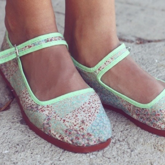 🌟RESERVED🌟Urban Outfitters Mary Jane flats