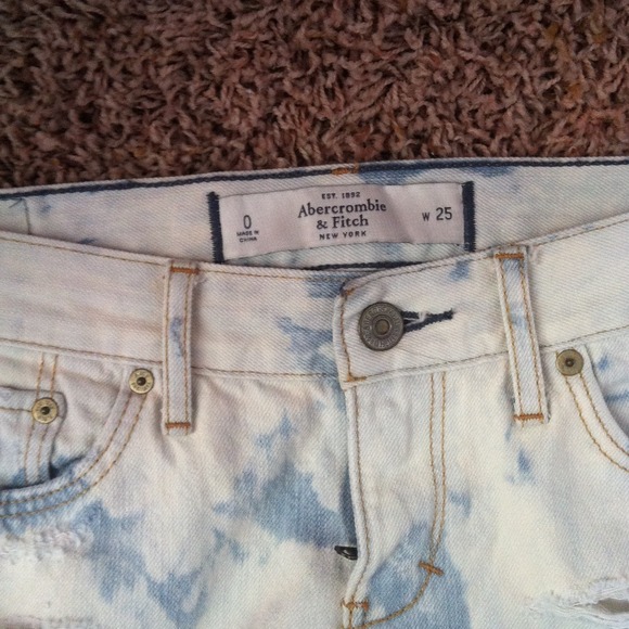 Abercrombie & Fitch. LOWERED! - Picture 4 of 4