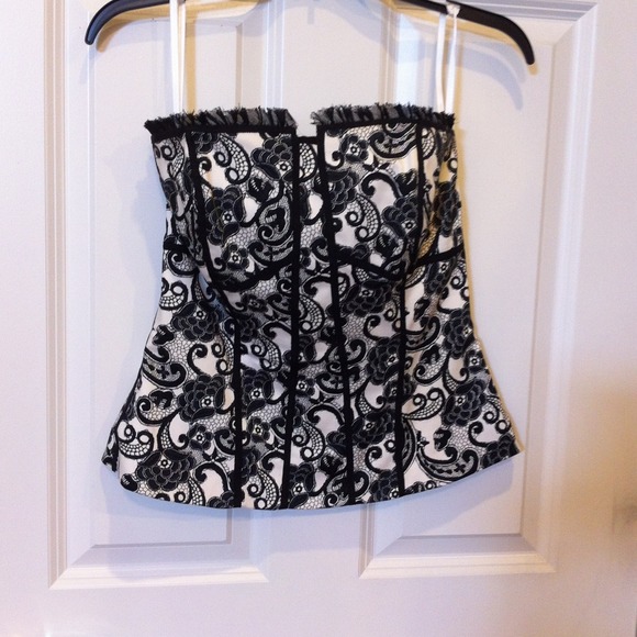White House black market top