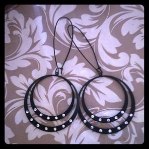 Black & rhinestone earrings!