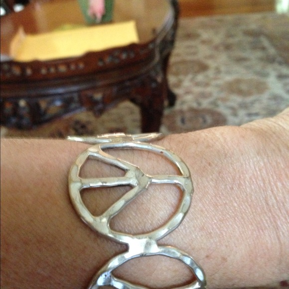 Bracelet - Picture 1 of 2