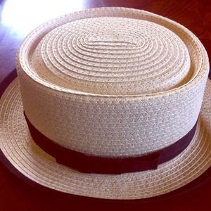 MUST SELL!!! Short bill Fedora with bow