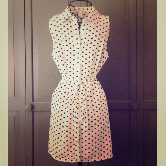 Forever 21 Dresses & Skirts - RESERVED Black and White Heart Dress