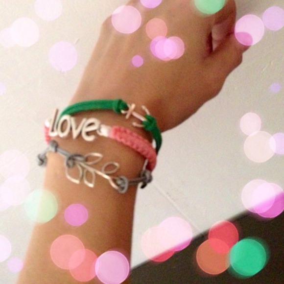 Silver Charm Bracelet💚💕 - Picture 1 of 2