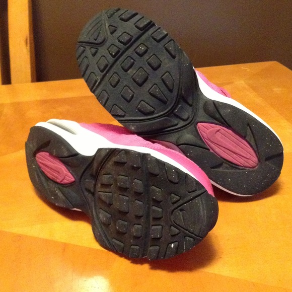 🚫SOLD🚫 IN BUNDLE ⬇️REDUCED⬇Youth Nike Air Max - Picture 3 of 5