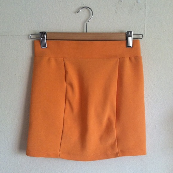SOLD H&M bodycon skirt