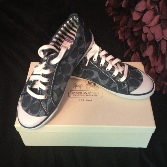 *ON HOLD TILL TOMORROW 7/27 COACH tennis shoes
