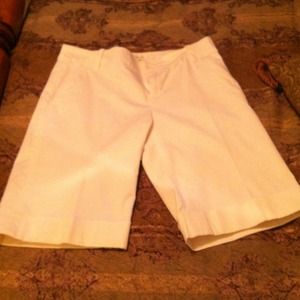 Cute solid white Bermuda shorts