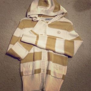 Bundle white and goldenish wear and wallet