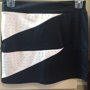 Black and white fitted skirt with rhinestones.