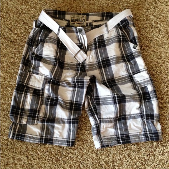 Other - Men's cargo pocket Shorts. Size 36. Buffalo brand.