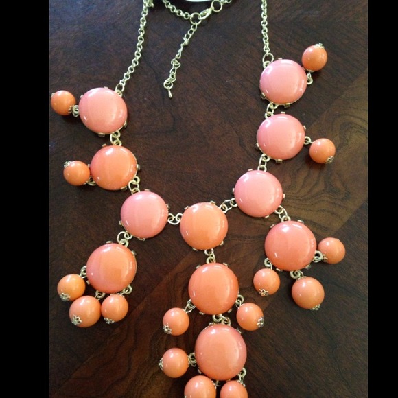 ✨Bundle✨BUBBLE Necklace and Carriage Necklace💖