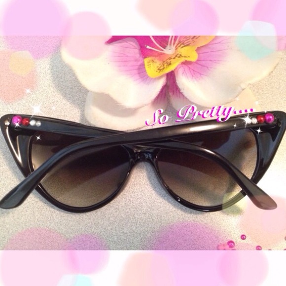 🌺Floral Deco Sunglasses🌺 - Picture 2 of 4