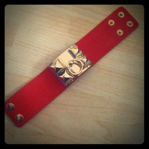 Hermes style cuff