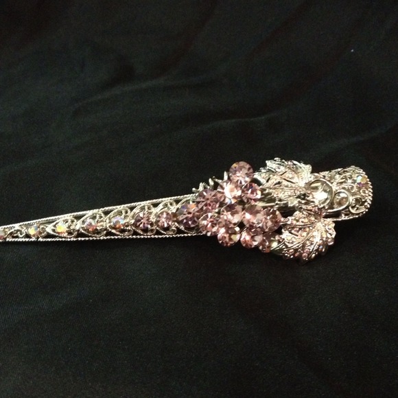 Pretty festive hair clip