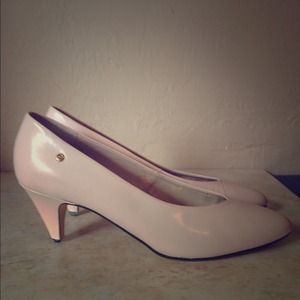 etienne aigner pink pumps!