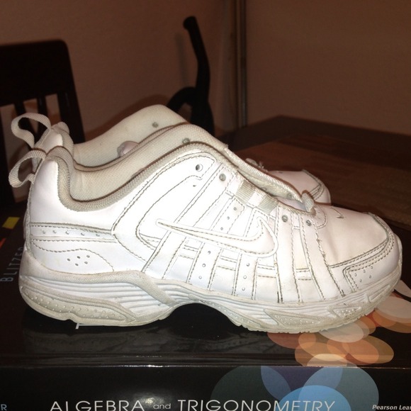 🐾Sold🐾White Nikes