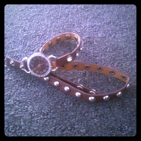 Wrap around watch