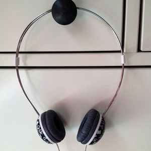 MARC BY MARC JACOBS HEADPHONES