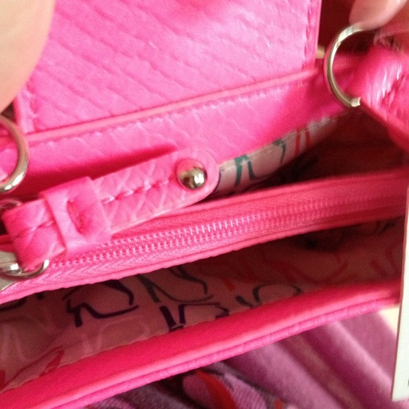 Nine West neon pink small clutch - Picture 2 of 2