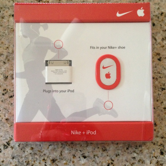 ⛔SOLD⛔Nike + iPod Sport Kit Apple - Picture 1 of 2