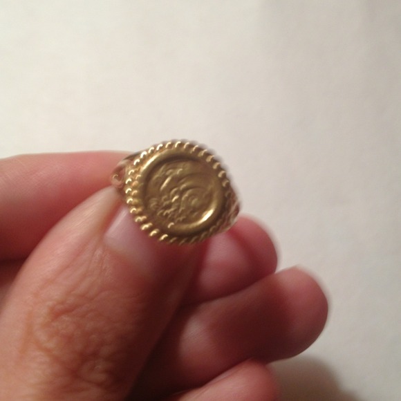 10k yellow gold Panda ring