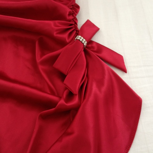 Dress - Picture 2 of 2