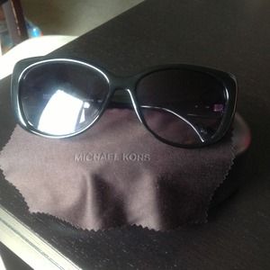 Authentic ☀Michael Kors☀sunglass
