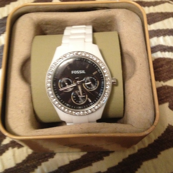 *HOLD* White fossil watch