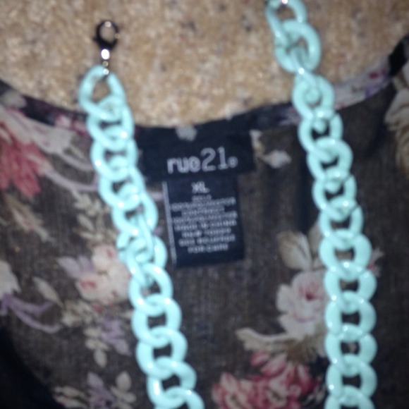 //SOLD//LACEY SHEER RUFFLE TANK. - Picture 2 of 2