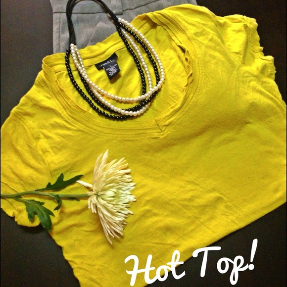 Rue 21 Top size Large. Like new!