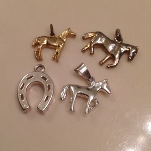 Small horse charms