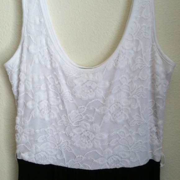 SOLD in bundle. Guess fun spring/summer dress! - Picture 3 of 3