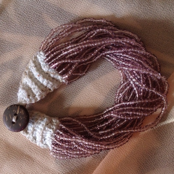 GIFTED🎉!! 🎁🎁 Lilac bead/ crochet bracelet.