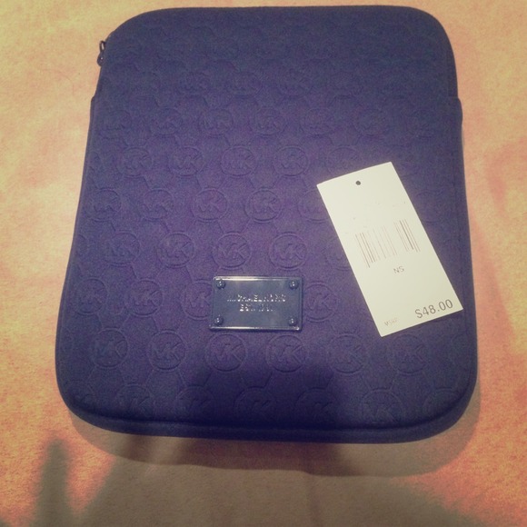 SOLD    100% Authentic Michael Kors Ipad Case